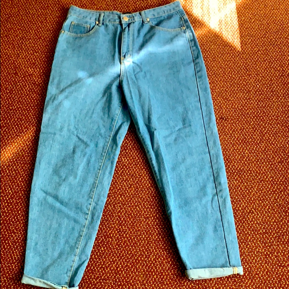 Light wash mom jeans